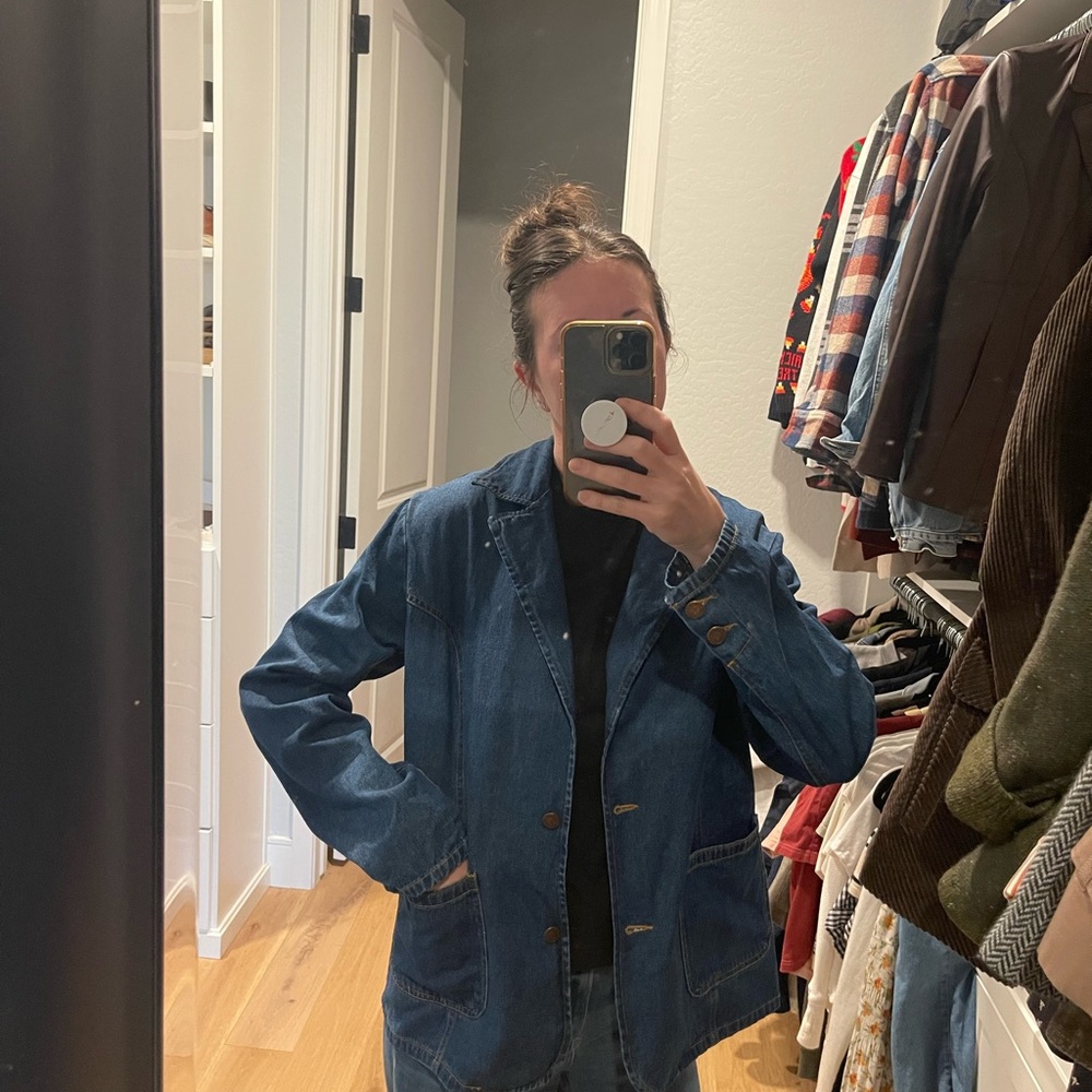 Vintage size large Bill Blass Blue Denim Jacket with Button Accents - Picture 5 of 6